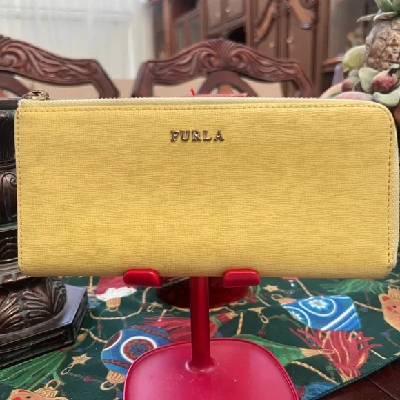 FURLA Leather Wallet Authentic Bought in Japan - Picture 1 of 14